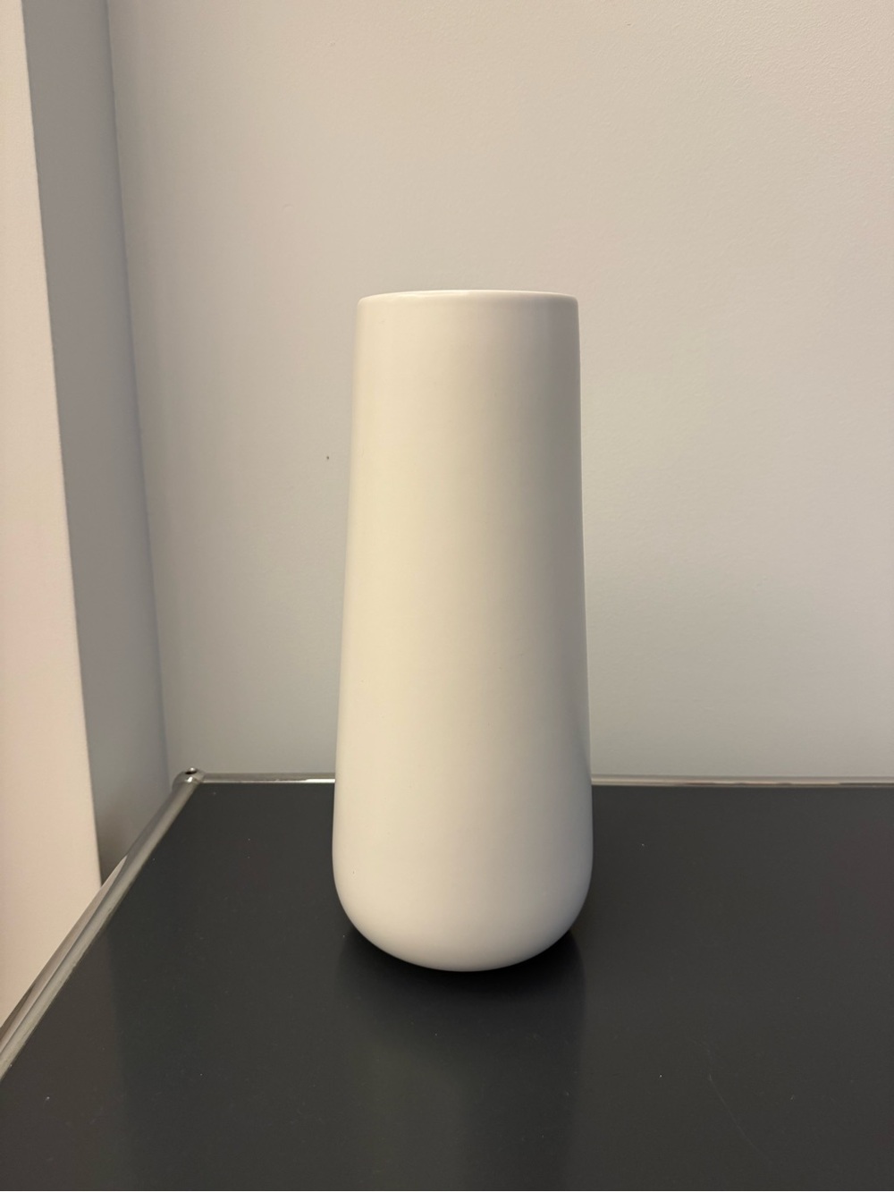 Minimalist White Ceramic Vase - Modern Home Accent